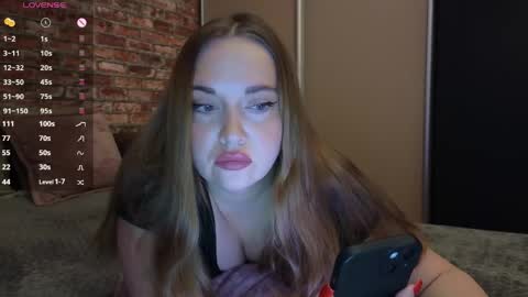 Snapshot of valerie_kiss chatting on April 17, 10:07 am Valerie online show from April 17, 10:07 am