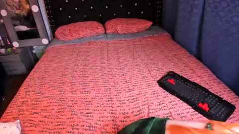 valerie luxe   online show from February 6, 11:43 am