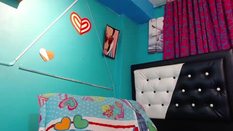 Snapshot of valerie_mase chatting on February 4, 9:42 pm vale online show from February 4, 9:42 pm