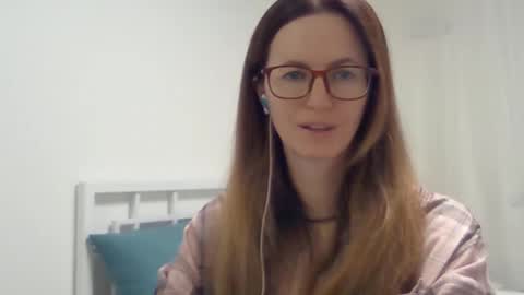 valerie_rose777 online show from October 19, 6:30 pm