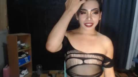 Snapshot of valerie_sensual chatting on October 23, 2:22 am valerie_sensual online show from October 23, 2:22 am