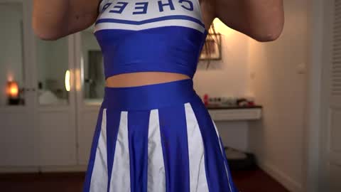 Valerie online show from May 26, 1:34 am
