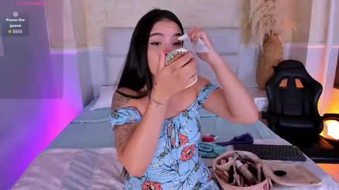 valeriekhaleesi online show from March 1, 8:11 pm