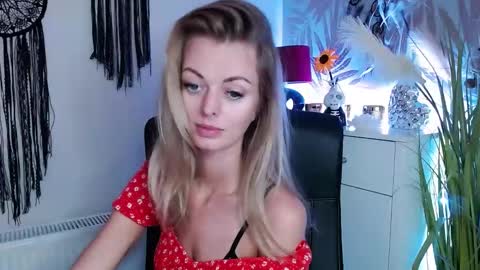 Snapshot of valerieluvsugar chatting on February 10, 11:57 am Valerie online show from February 10, 11:57 am