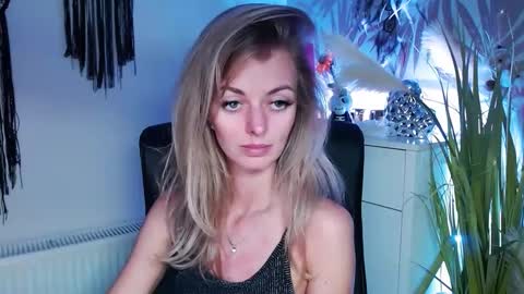 Snapshot of valerieluvsugar chatting on February 24, 9:31 pm Valerie online show from February 24, 9:31 pm