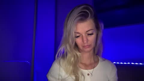 Snapshot of valerieluvsugar chatting on September 19, 9:26 pm Valerie online show from September 19, 9:26 pm