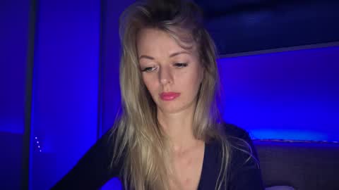 Snapshot of valerieluvsugar chatting on February 12, 5:52 pm Valerie online show from February 12, 5:52 pm