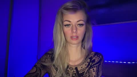 Snapshot of valerieluvsugar chatting on February 20, 3:34 pm Valerie online show from February 20, 3:34 pm