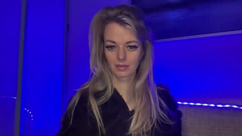 Valerie  online show from March 26, 8:53 am