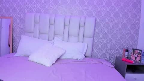 valeriesaint online show from March 25, 10:49 pm