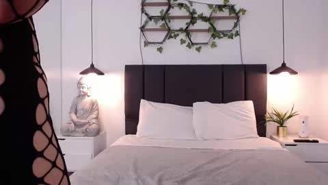 VALERI  online show from February 6, 7:29 pm