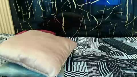 VALERIO  online show from May 15, 11:45 pm