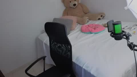 Snapshot of valerihouse_ chatting on May 21, 1:23 am valerihouse_ online show from May 21, 1:23 am
