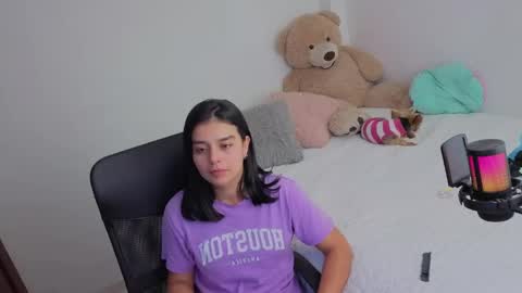 Snapshot of valerihouse_ chatting on June 6, 2:27 am valerihouse_ online show from June 6, 2:27 am