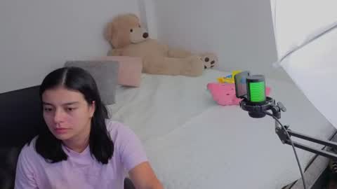 valerihouse_ online show from July 16, 2:17 am