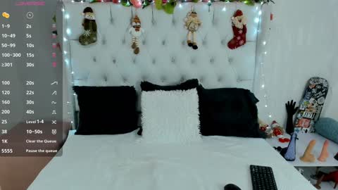 Snapshot of valerik_cano chatting on December 7, 12:02 pm valeria111111 online show from December 7, 12:02 pm