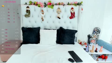 Snapshot of valerik_cano chatting on December 10, 8:38 pm valeria111111 online show from December 10, 8:38 pm