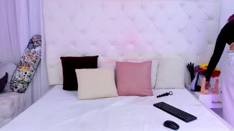 Snapshot of valerik_cano chatting on September 24, 12:08 pm valeria111111 online show from September 24, 12:08 pm