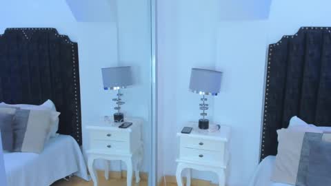   online show from December 5, 11:38 am