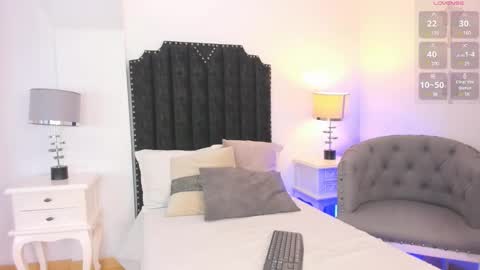   online show from December 14, 12:01 pm