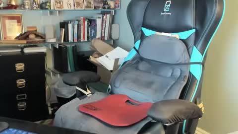 Snapshot of valeriusvitus99 chatting on December 10, 10:37 pm athletic ass muscles underwear smooth cock online show from December 10, 10:37 pm