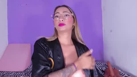 Valeryn online show from November 15, 3:15 am