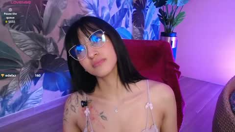 valery_blush online show from April 16, 4:46 am