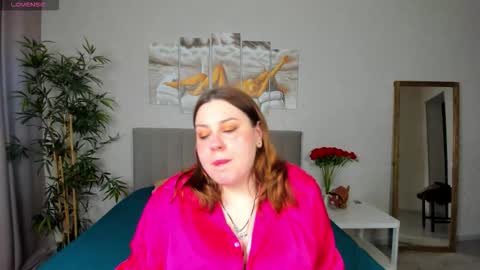 Snapshot of valery_grand chatting on February 2, 8:35 am Valery online show from February 2, 8:35 am