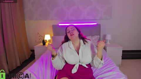 Snapshot of valery_grand chatting on February 15, 1:35 am Valery online show from February 15, 1:35 am