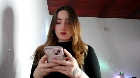 valery_salmons online show from May 22, 3:28 pm