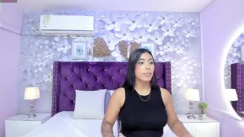 Snapshot of valery_vanegas chatting on April 16, 7:47 pm Valery online show from April 16, 7:47 pm