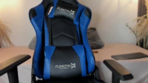 call me Maria online show from February 11, 4:33 am