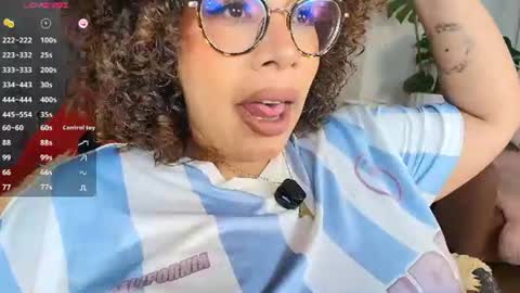 Snapshot of valeryharriz chatting on July 12, 4:36 am valeryharriz online show from July 12, 4:36 am