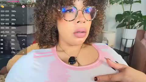 Snapshot of valeryharriz chatting on July 21, 5:32 am valeryharriz online show from July 21, 5:32 am
