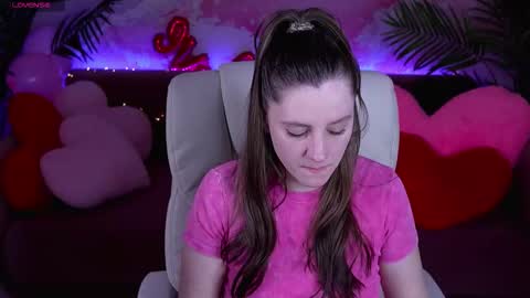 V A L E R Y  M U R online show from February 22, 1:42 pm