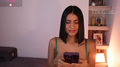 Snapshot of valeryrhouse_ chatting on July 4, 12:39 am All my links here online show from July 4, 12:39 am
