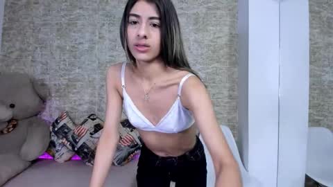 Snapshot of valeryrivas_ chatting on January 16, 12:42 pm Valery Rivas online show from January 16, 12:42 pm