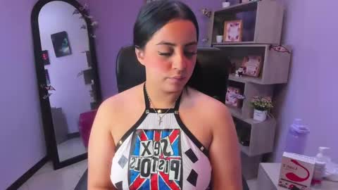 Snapshot of valerysexx_ chatting on October 9, 3:37 am vale online show from October 9, 3:37 am