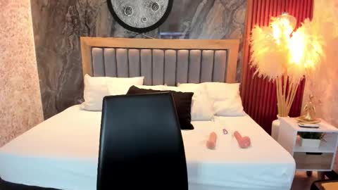 Valerie Shadey  online show from December 15, 8:02 pm