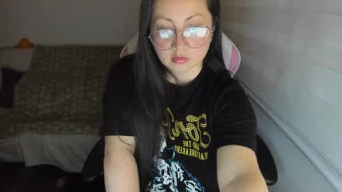 My name is Valery... Nice to meet you  thumb up me please its important online show from November 3, 11:26 pm