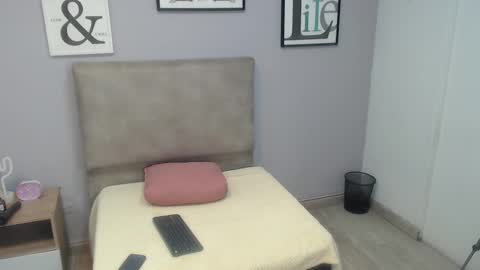 valevicious online show from September 15, 6:52 pm