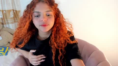 Snapshot of valientegirl_ chatting on January 2, 1:40 pm VALIENTE  online show from January 2, 1:40 pm