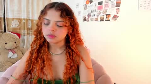 Snapshot of valientegirl_ chatting on January 12, 2:35 am VALIENTE  online show from January 12, 2:35 am