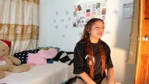 Snapshot of valientegirl_ chatting on January 31, 2:37 am VALIENTE  online show from January 31, 2:37 am