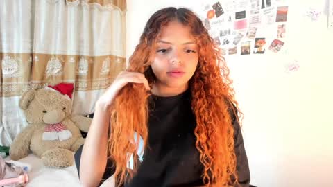 Snapshot of valientegirl_ chatting on January 31, 5:40 am VALIENTE  online show from January 31, 5:40 am