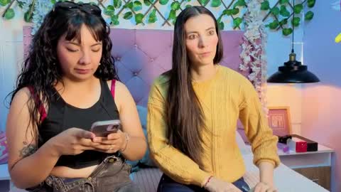 Valkiria and Dione online show from April 21, 7:28 pm