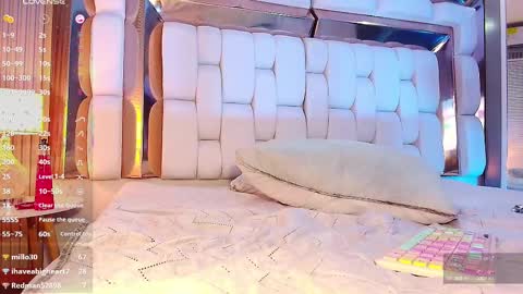 Valkiria moore  online show from February 11, 8:20 pm