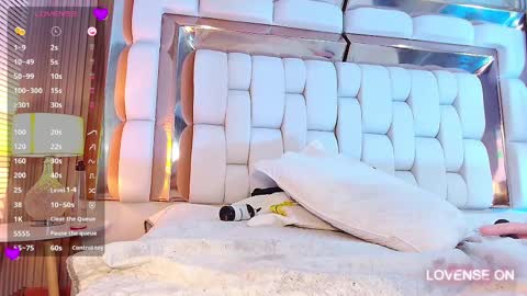 Valkiria moore  online show from March 7, 1:09 am