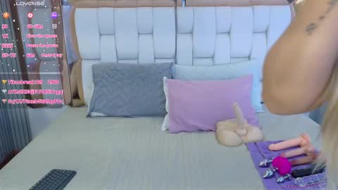 Snapshot of valkiria_moore chatting on February 26, 8:08 pm Valkiria moore online show from February 26, 8:08 pm