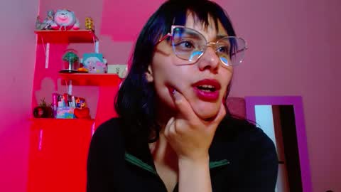 valkiry_ online show from December 15, 1:21 am